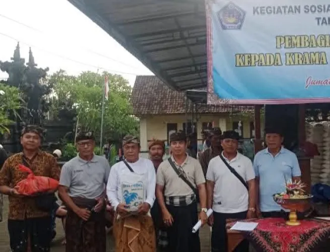  Berbagi 920 Paket Sembako di Hari Valentine: LPD Desa Adat Tangkas Klungkung  Kontribusi Sosial yang Menguatkan Kepercayaan Masyarakat