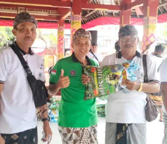  LPD Desa Adat Lembeng Bagikan 462 Paket Sembako Untuk Krama, jelang Hari Raya Nyepi Tahun Caka 1947 